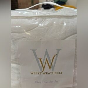 NEW Weeks Weatherly White Coverlet Set